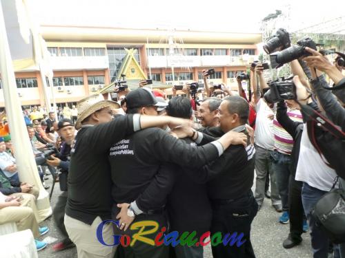 Dari 4 Paslon Gubernur, Wan Thamrin Hanya Berikan Panggilan Adinda untuk Syamsuar