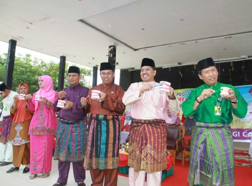 Ajarkan Jaga Kesehatan Mulut, Wakil Bupati Siak Ramaikan Sikat Gigi Massal