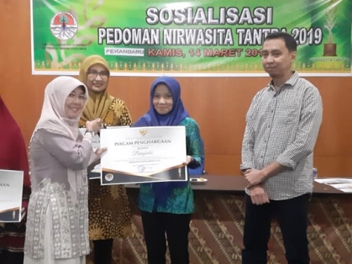 Pemkab Bengkalis Terima Award dari KLHK
