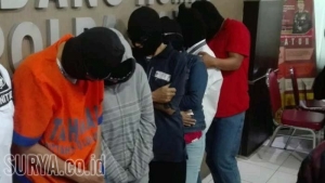 GoRiau Tiga Pasangan Suami-Istri Pesta Seks dalam Kamar Hotel di Lawang, Begini Kondisinya Saat Digerebek Polisi