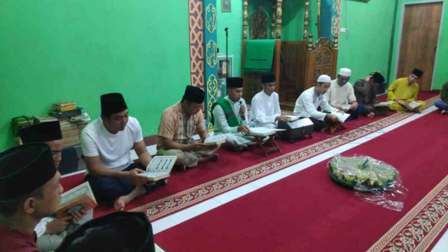 GoRiau - Kisah Inspiratif: Jeruji Besi Tidak Hambat Semangat Khatam Al