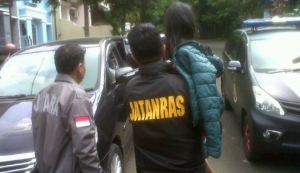 GoRiau Kata Tetangga, Ibu Penelantar Anak Pernah Goyang Itik Sambil Buka Celana