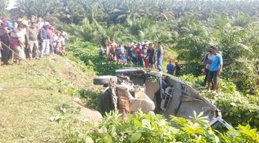 Mini Bus Bermuatan 25 Penumpang Terjun ke Jurang di Jalan Lintas Sumatera, 4 Tewas