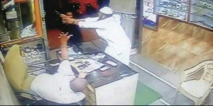 GoRiau Pria Muslim India yang Biasanya Penakut Mendadak Jadi Pemberani, Selamatkan Penjaga Toko dari Tebasan Pedang Perampok