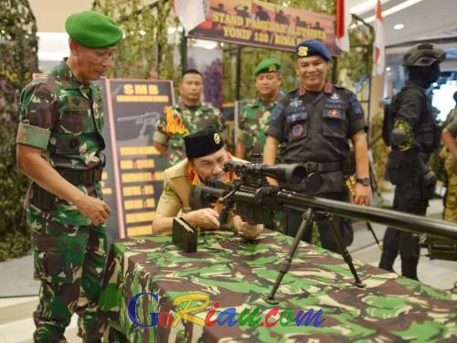 Gubri Mencoba Jadi Sniper, Syamsuar: Percayakan Pertahanan Negara kepada TNI/Polri