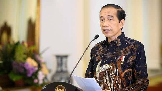 Jokowi Perintahkan Menhub Turunkan Harga Tiket Pesawat