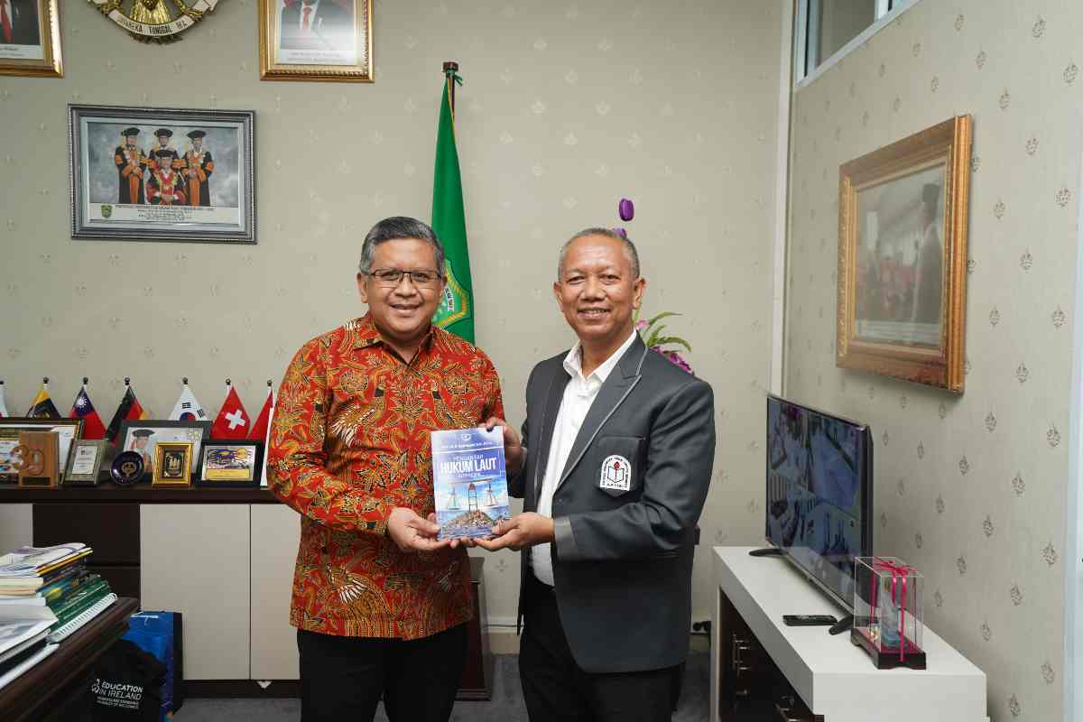 Hasto Kristiyanto Beri Kuliah Umum Geopolitik Soekarno dan Pertahanan Negara di Universitas Islam Riau