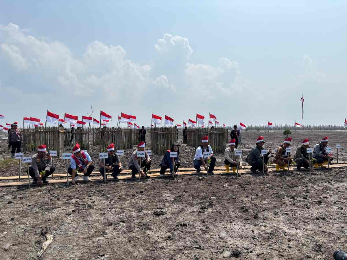 PPIU M4CR Riau dan Polda Riau Pulihkan Pesisir Kuala Selat