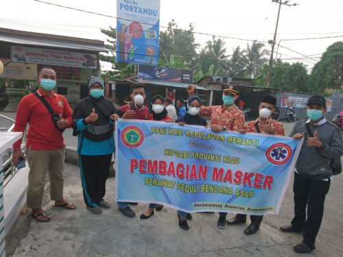 PPNI Kepulauan Meranti Bersama HIPGABI Riau Bagikan Ribuan Masker N95