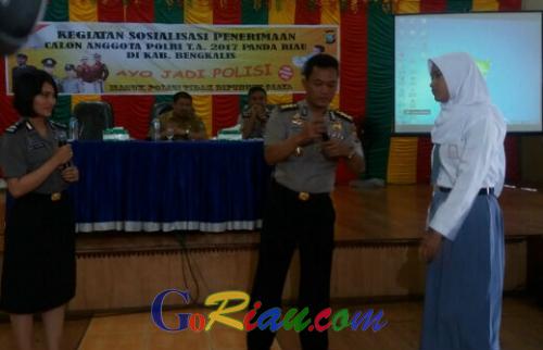 Usai Disosialisasikan Polda Riau, Pelajar di Mandau Antusias Masuk Sekolah Polisi