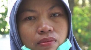 GoRiau Ikut Aksi #SaveNuril, Baiq Nuril Jatuh Pingsan