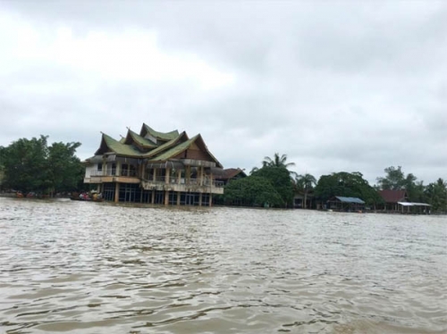 Meski Sudah 10 Hari, Warga Desa Buluh Cina Kampar Masih Kebanjiran