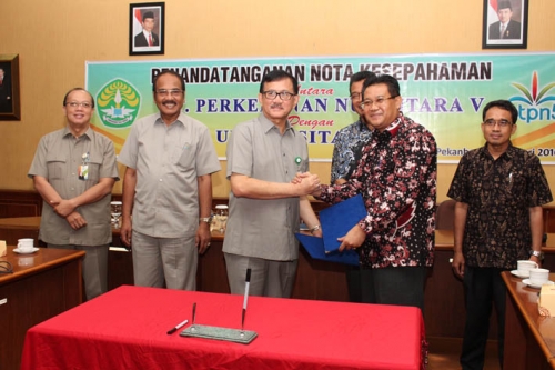Serius Kembangkan Potensi Limbah Padat dan Cair, PTPN V Teken MoU dengan Unri