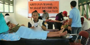 GoRiau 100 Mualaf di Pedalaman Papua Ikuti Khitanan Massal, Ada yang Berusia 40 Tahun