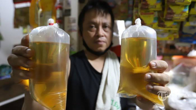 Hari Ini, Pemerintah Mulai Berlakukan Kebijakan Minyak Goreng Rp14.000 Per Liter