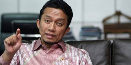 Pemerintah Wacanakan Tutup Telkomsel dan Indosat