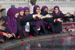GoRiau Larang Siswi Berjilbab dan Puasa, Kepala Sekolah di London Dituduh Islamofobia