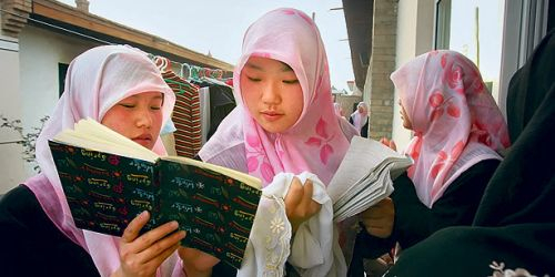 Database China Bocor, Terungkap Muslim Uighur Ditahan karena Shalat dan Kunjungi Masjid