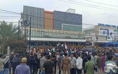 GoRiau Pemko Pekanbaru Fasilitasi Mediasi Kisruh Chromatic Family Karaoke