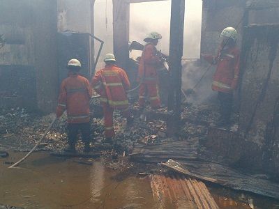 Kebakaran Hanguskan 4 Rumah di Pekanbaru