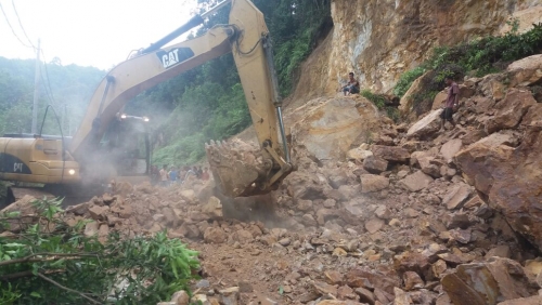 Satker PJN Wilayah Riau Turunkan Alat Berat untuk Atasi Tebing Longsor di Desa Merangin Kampar