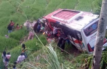 Bus Bermuatan 41 Orang Terjun ke Jurang di Sumbar, 2 Tewas dan 35 Luka-luka