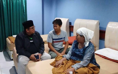 Setelah Dinyatakan Sehat, Satu Jemaah Haji Asal Pekanbaru Diberangkatkan Bersama Kloter BTH – 07