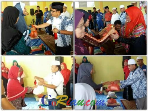 IKMR dan IWMR Kecamatan Mandau Berikan 400 Paket Sembako untuk Dhuafa