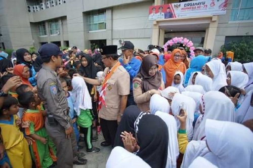 Usai Upacara HUT Pramuka, Bupati Inhil dan Istri Dikagetkan dengan Nyanyian Selamat Ulang Tahun dari Ratusan Anak