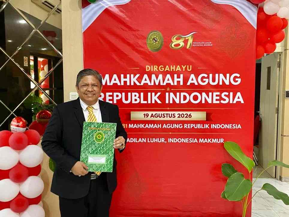Dosen Unilak Sabet Penghargaan Sebagai Salah Satu Mediator Non Hakim Terbaik se-Riau