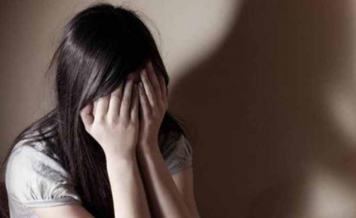 Gadis ABG Pelanggar Aturan Lalin Ditangkap Polisi, Bukan Ditilang Tapi Dibawa ke Hotel dan Dicabuli