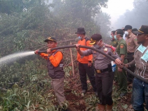 Ini yang Dilakukan Bupati Harris Dalam Upaya Pencegahan dan Penanggulangan Karlahut di Pelalawan