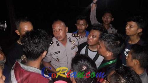 Mahasiswa Minta Ditemui Walikota Dumai Zulkifli As Malam Ini Juga