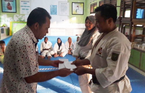 Sambangi Atlet Kempo, Ini Pesan Ketua KONI Bengkalis Jelang Keberangkatan ke Porprov