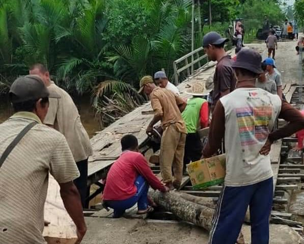 Jembatan Rusak Parah, Musyaffak Pertanyakan Peran Wakil Rakyat yang Mengaku Anak Reteh