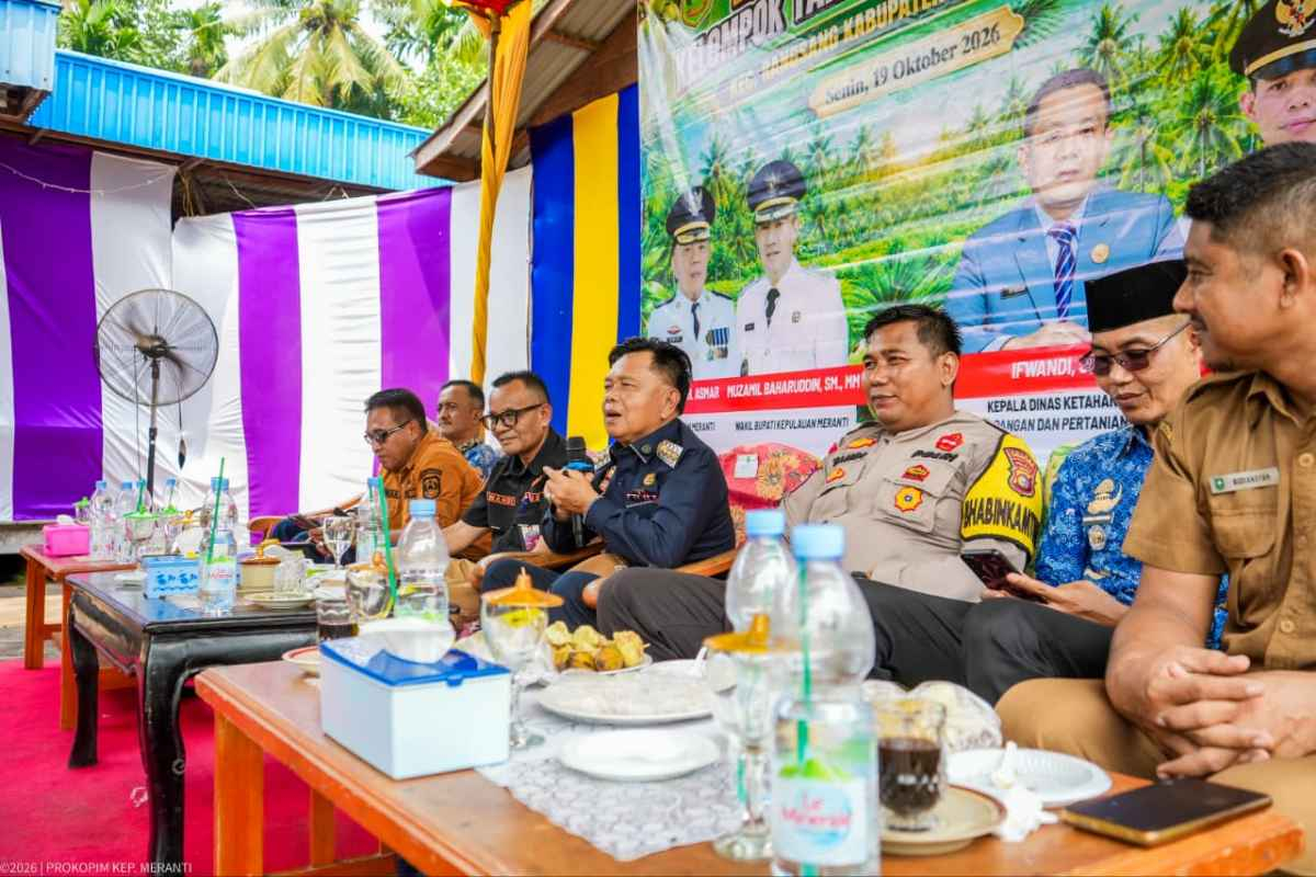 Rangsang Peremajaan 3.500 Hektare Kebun Kelapa, Pemkab Meranti Dorong Petani Garap Produk Turunan