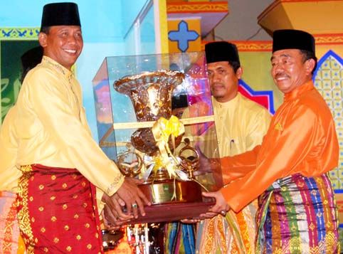 Rohil Juara Umum MTQ XXXI Riau