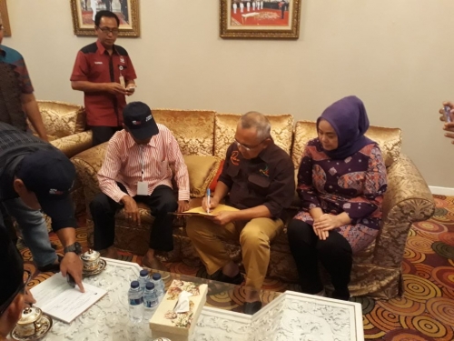 Gubernur Riau dan Istri Jadi Sasaran Pertama Coklit Pilgubri 2018