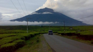 GoRiau Pesawat Diingatkan Hindari Terbang di Atas Gunung Kerinci