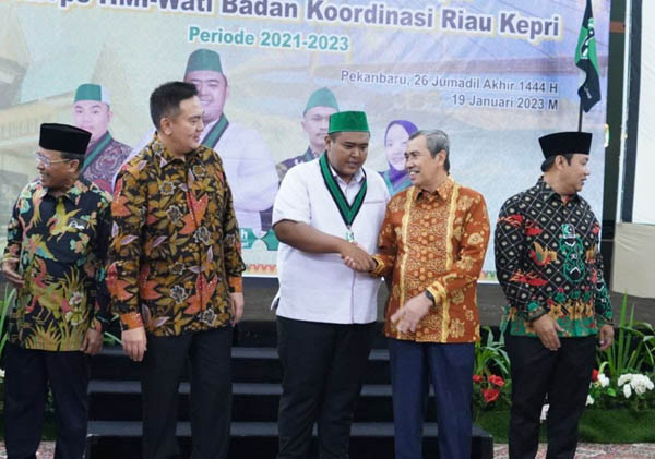 Pengurus Badko HMI Riau-Kepri Dilantik, Gubernur Syamsuar Harap Bisa Membawa Perubahan