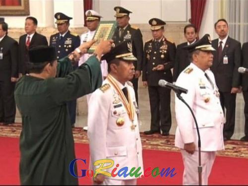 Penantian 8 Bulan, Syamsuar - Edy Nasution Sah Jadi Gubri dan Wagubri 2019-2024