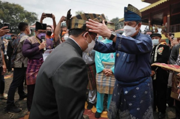 Kado Istimewa dari Riau untuk Anies