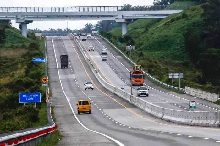 Aturan Baru Mudik 2026, Truk Angkutan Barang Dilarang Melintas di Tol Pekanbaru - Dumai