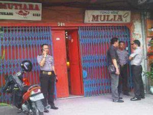 GoRiau Perampok Bersenpi Kuras Isi Toko Emas di Pekanbaru Siang Bolong