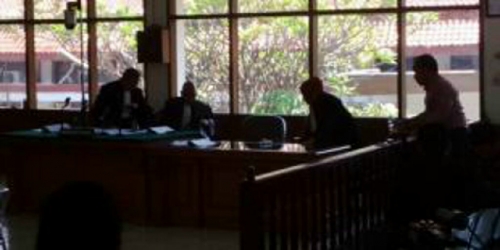 Sakit Saat Disidang, Ternyata Annas Maamun Belum Makan dari Pagi