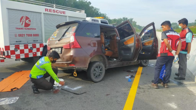 Goriau Ini Kronologis Dan Identitas Korban Kecelakaan Maut Di Tol Pekanbaru Dumai 3325