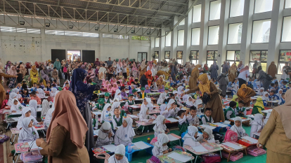 300-an Anak TK di Kuansing Adu Kreativitas Warnai Suhardiman Amby