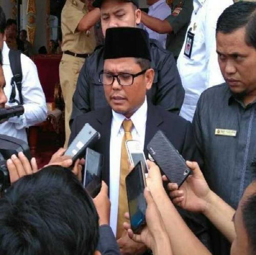 Bawaslu Riau Meminta KPU Riau Lakukan Pembersihan APK Paslon Gubri dan Wagubri 2018