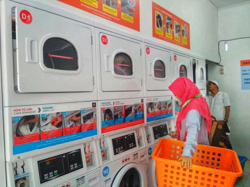 Mau Mencuci Pakaian Lebih Cepat dan Hemat? L-Coin Laundry Jalan Lokomotif Pekanbaru Solusinya