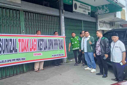 Syamsurizal tak Diakui Lagi Sebagai Ketua, Sejumlah Pengurus DPW PPP Riau Segel Kantor